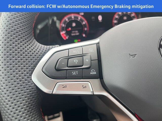 2025 Volkswagen Golf GTI SE