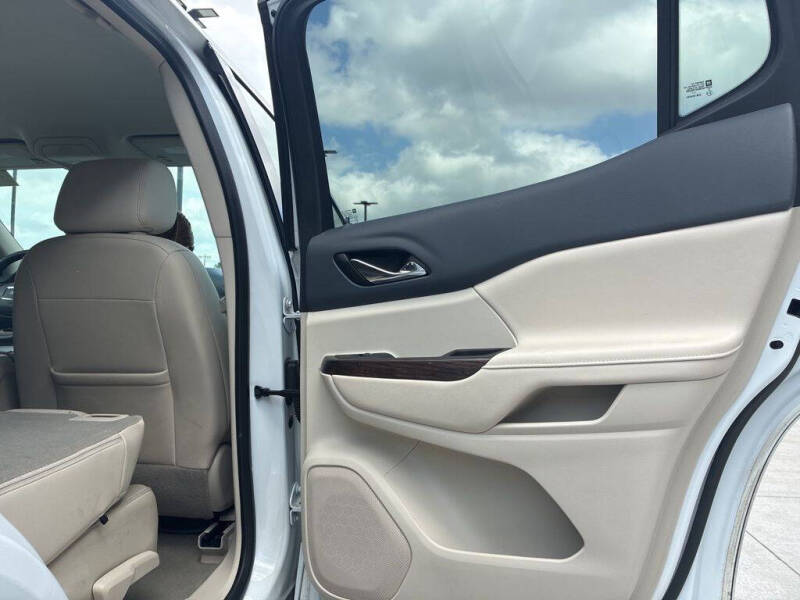 2023 GMC Acadia Denali