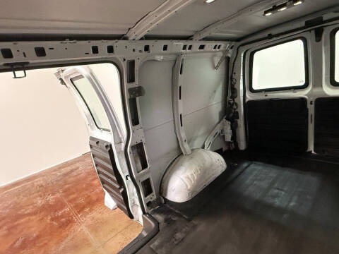 2017 GMC Savana 2500