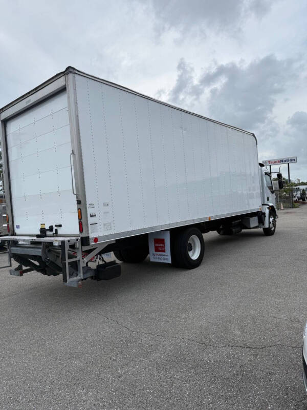 2023 Peterbilt 220