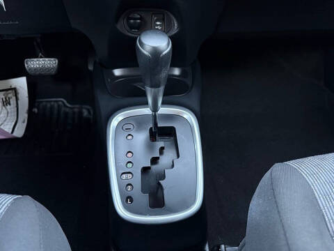 2016 Toyota Yaris 3-Door LE