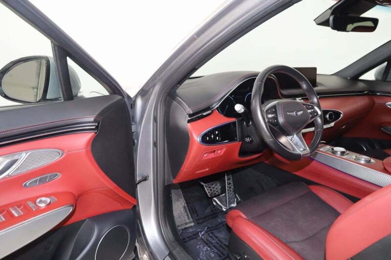 2023 Genesis GV70 2.5T Standard