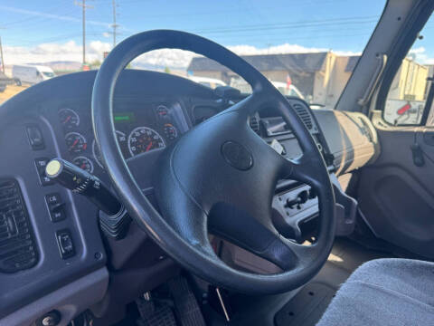 2018 Freightliner M2 106