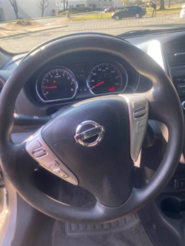 2018 Nissan Versa SV