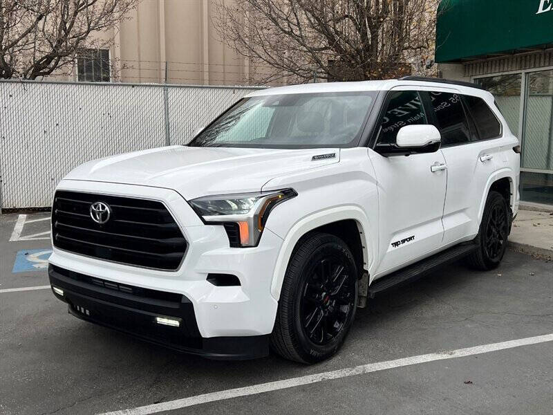 2025 Toyota Sequoia SR5