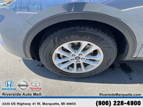 2020 Ford Escape SE