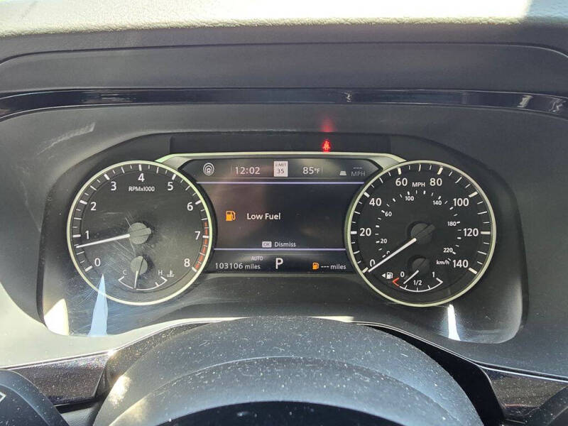 2023 Nissan Pathfinder SL