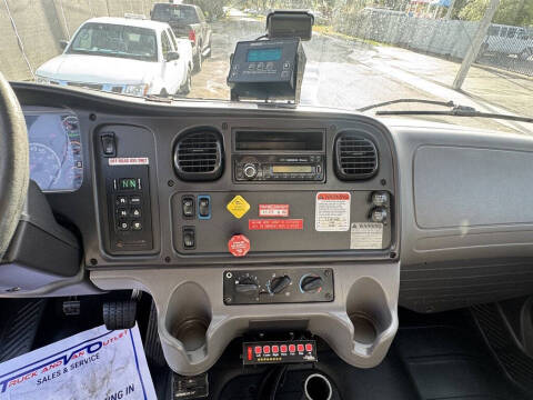2016 Freightliner M2 106