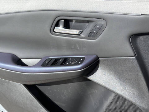 2026 Nissan LEAF Platinum+