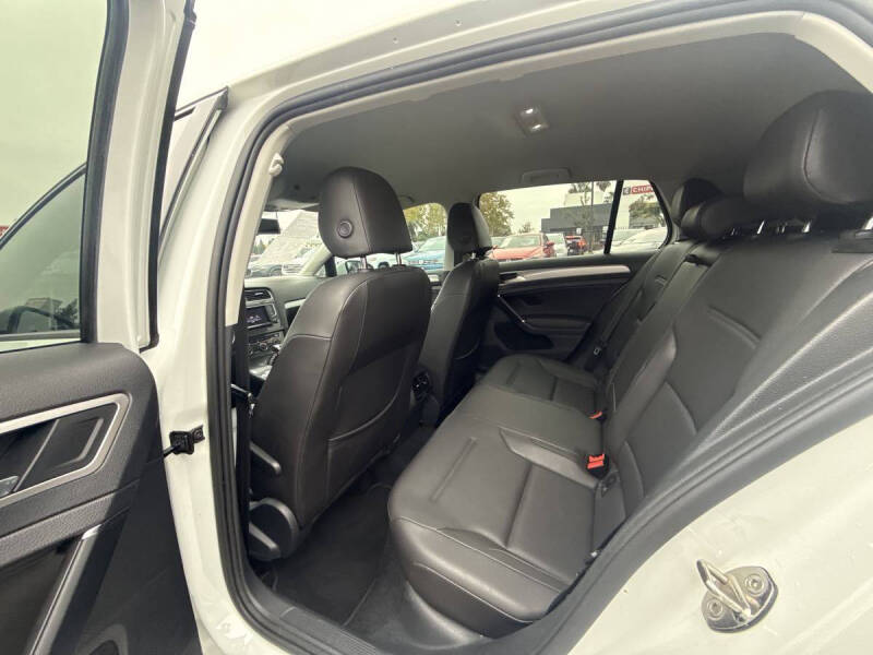 2015 Volkswagen e-Golf SEL Premium