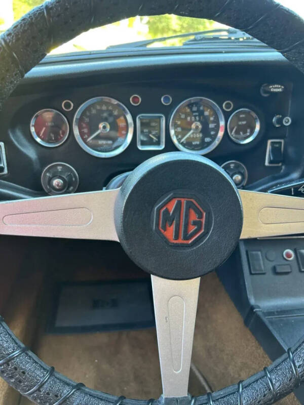 1973 MG B