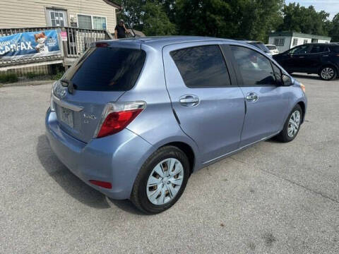 2012 Toyota Yaris 5-Door LE