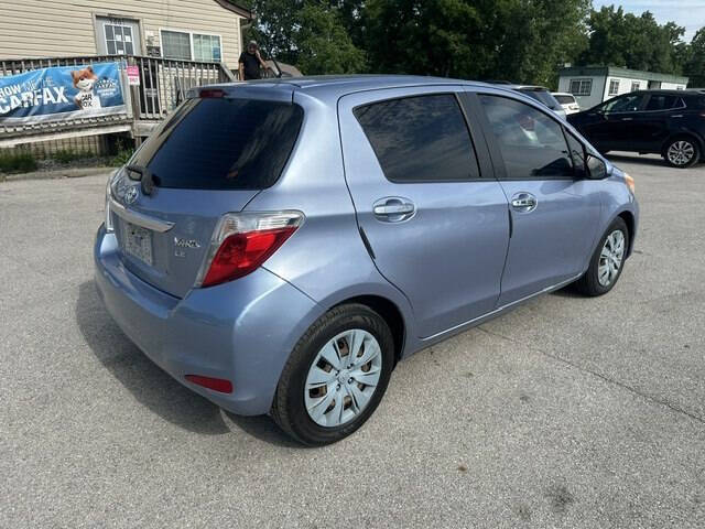 2012 Toyota Yaris 5-Door LE