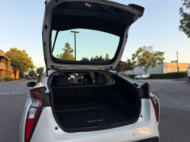 2018 Toyota Prius Three