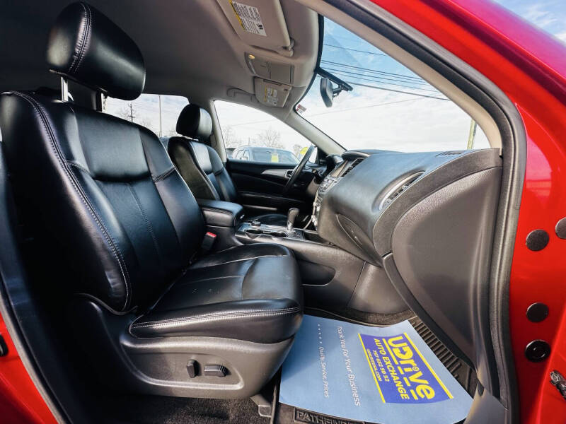 2017 Nissan Pathfinder SL