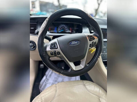 2013 Ford Taurus SEL