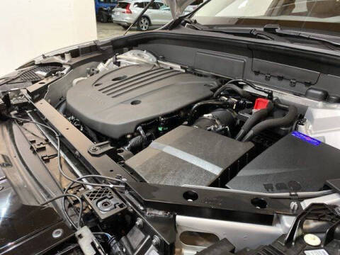 2025 Volvo XC60 B5 Plus Dark Theme