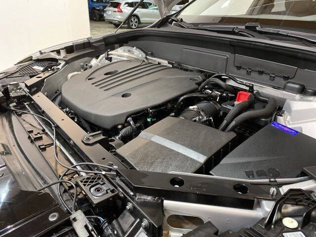 2025 Volvo XC60 B5 Plus Dark Theme