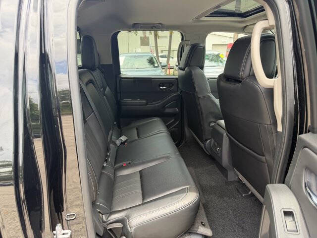 2024 Nissan Frontier SL