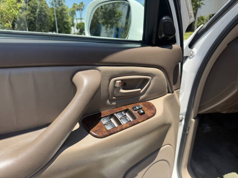 2004 Toyota Sequoia Limited