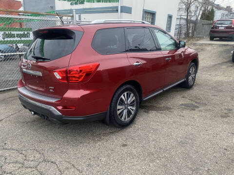 2017 Nissan Pathfinder SL