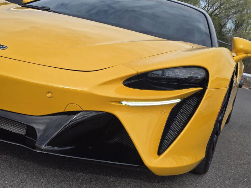 2023 McLaren Artura