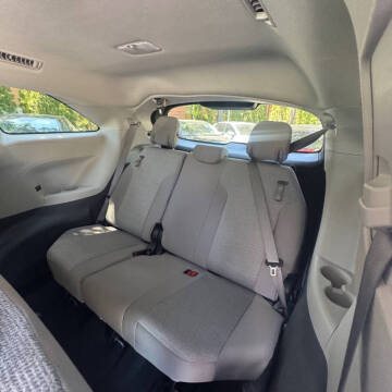 2024 Toyota Sienna LE 8-Passenger