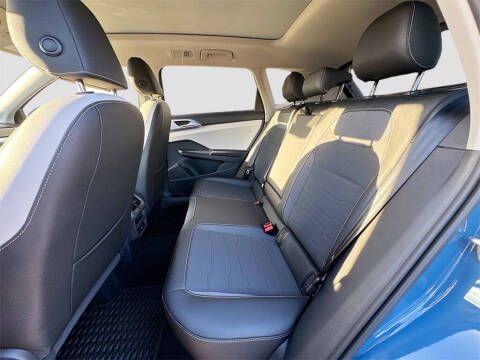 2025 Volkswagen Taos SE 4Motion