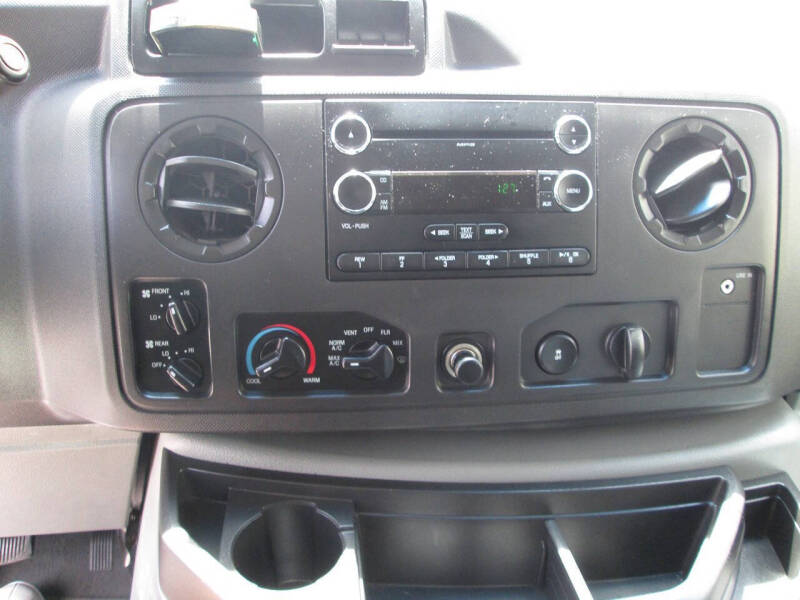 2010 Ford E-Series E-350 SD XLT