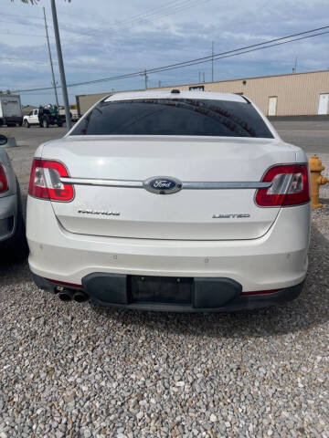 2011 Ford Taurus Limited
