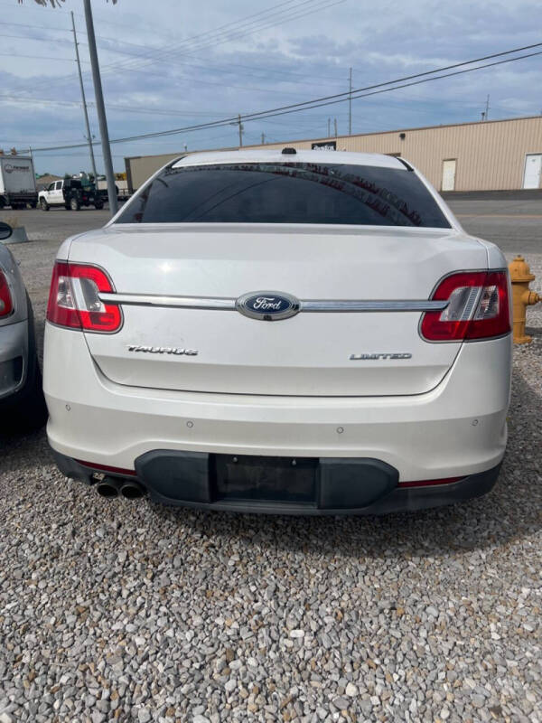 2011 Ford Taurus Limited