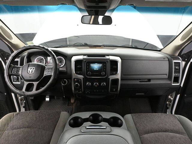 2017 RAM 1500 SLT