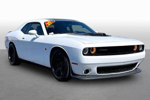 2017 Dodge Challenger 392 HEMI Scat Pack Shaker