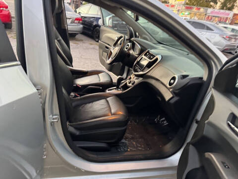 2019 Chevrolet Sonic Premier Auto