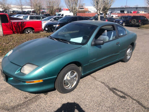 1996 Pontiac Sunfire for sale at Blue Line Auto Group in Portland OR