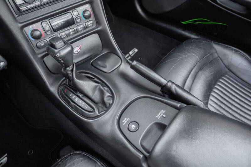 2004 Chevrolet Corvette