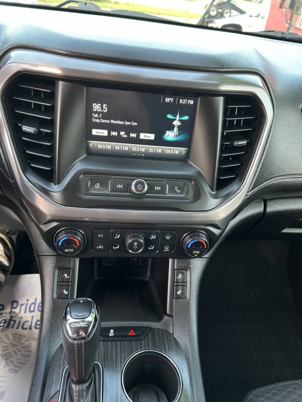 2017 GMC Acadia SLE-2