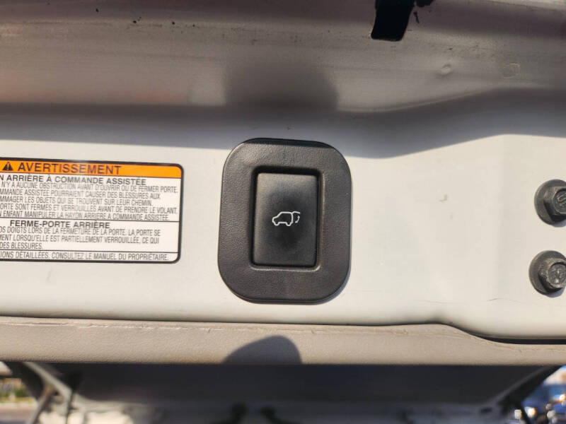2018 Toyota Sienna XLE 7-Passenger Auto Access Seat