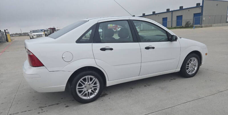 2006 Ford Focus null photo 18