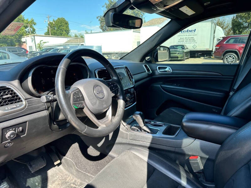 2019 Jeep Grand Cherokee Laredo