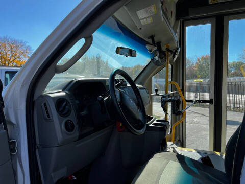 2016 Ford E-Series E-450 SD