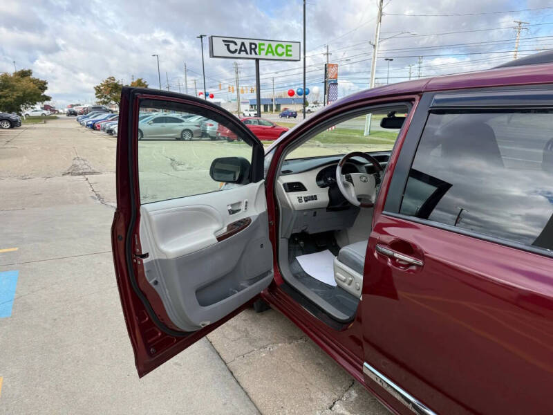 2013 Toyota Sienna Limited 7-Passenger