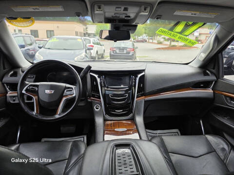 2017 Cadillac Escalade Luxury