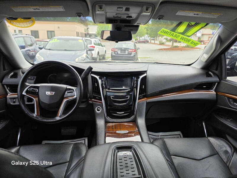2017 Cadillac Escalade Luxury