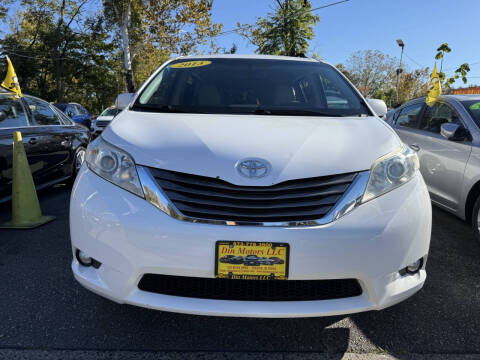 2013 Toyota Sienna XLE 8-Passenger