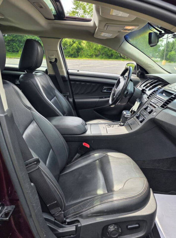 2011 Ford Taurus SEL