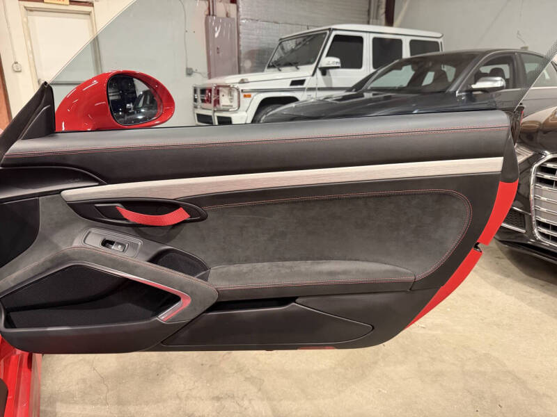 2016 Porsche Cayman GT4