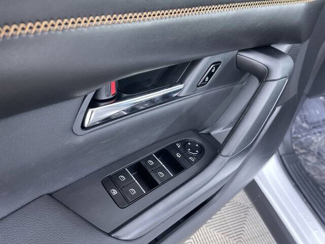 2025 Mazda CX-50 Hybrid Premium Plus