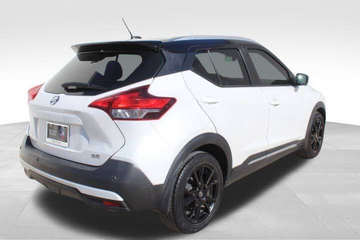 2020 Nissan Kicks SR