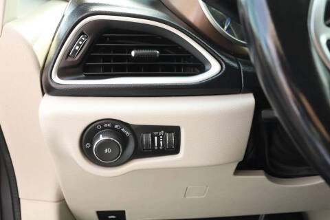 2018 Chrysler Pacifica Touring L
